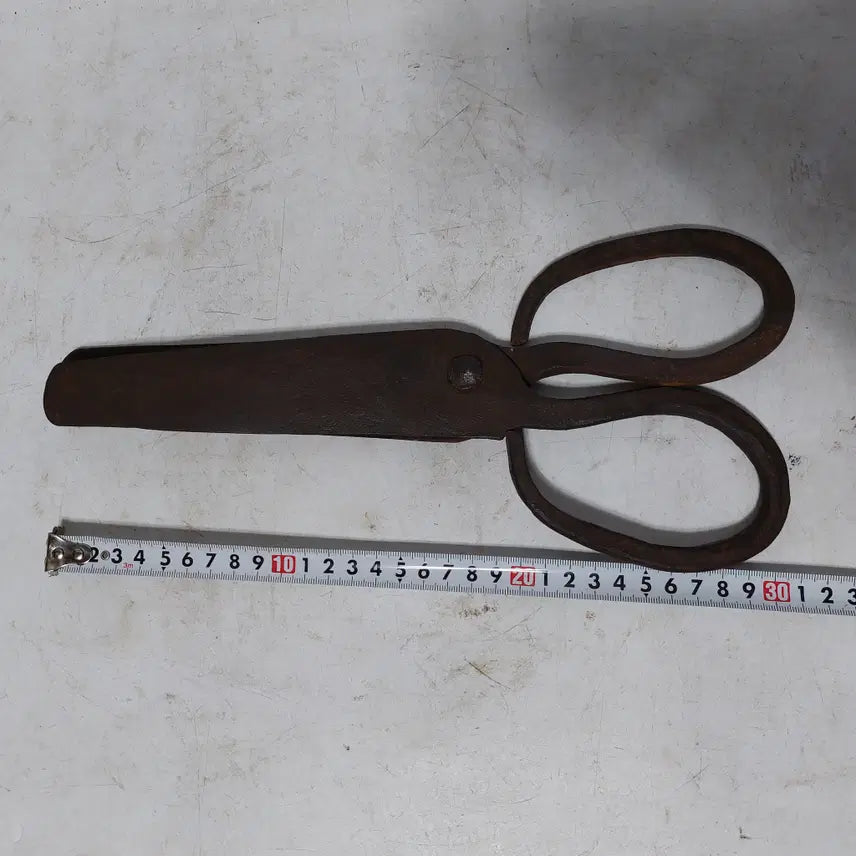 [BUNJANG] Manmuldang Antique Iron Yeot Scissors / 추억의  무쇠 엿가위 -  만물당. 근대사 .  민속품