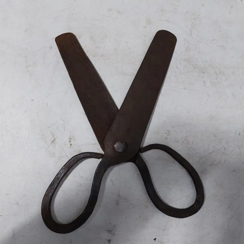 [BUNJANG] Manmuldang Antique Iron Yeot Scissors / 추억의  무쇠 엿가위 -  만물당. 근대사 .  민속품