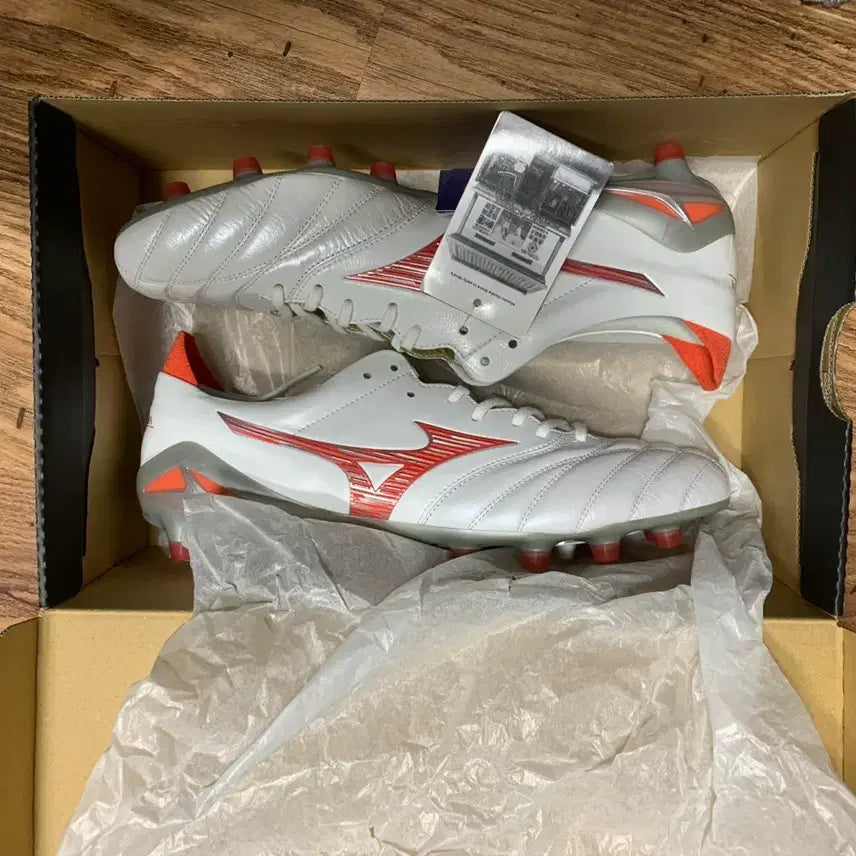 [BUNJANG] Mizuno Morelia Neo IV Japan Soccer Cleats / 미착용새상품) 미즈노 모렐리아 네오4 재팬 화이트 레드 캥거루가죽 275