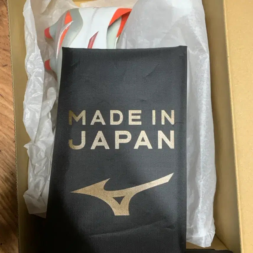 [BUNJANG] Mizuno Morelia Neo IV Japan Soccer Cleats / 미착용새상품) 미즈노 모렐리아 네오4 재팬 화이트 레드 캥거루가죽 275