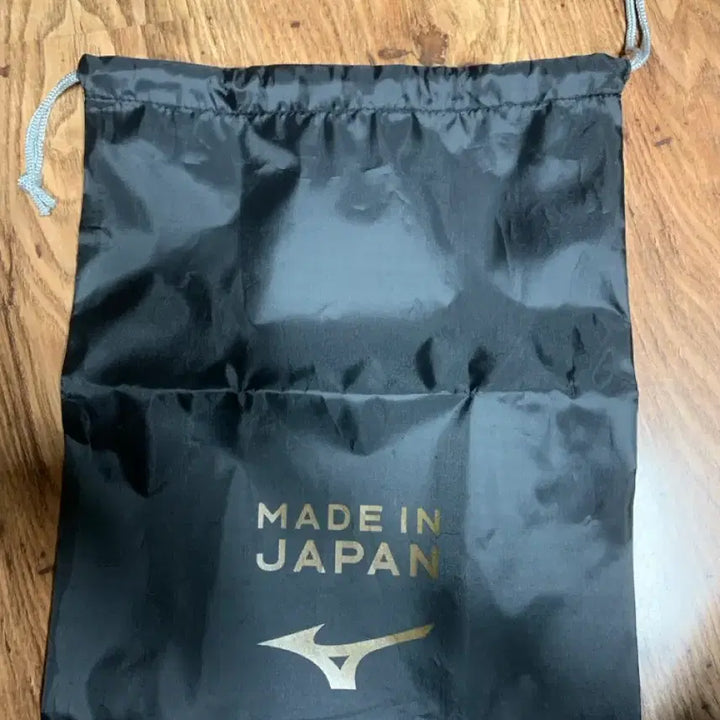 [BUNJANG] Mizuno Morelia Neo IV Japan Soccer Cleats / 미착용새상품) 미즈노 모렐리아 네오4 재팬 화이트 레드 캥거루가죽 275