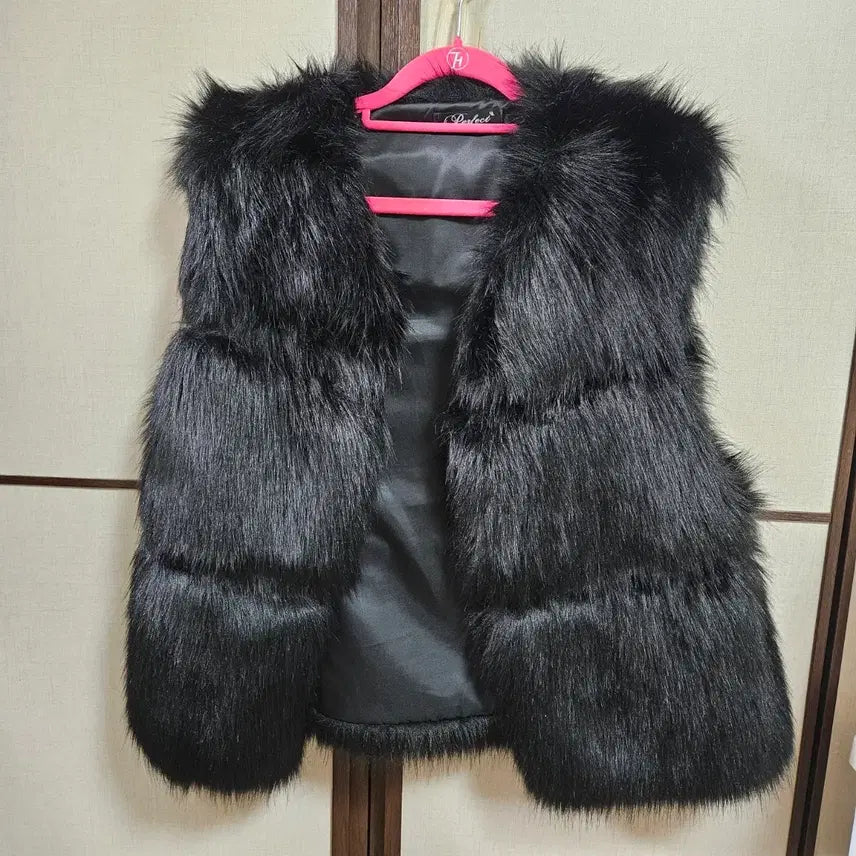 [BUNJANG] Basic Black Eco Fur Vest / 기본 블랙 에코 퍼 베스트 (Free)