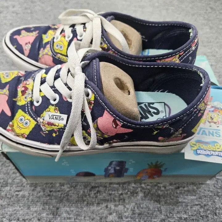 [BUNJANG] Vans SpongeBob Authentic ComfyCush Sneakers 220mm / 반스 스폰지밥 어센틱 컴피쿠시 운동화 220mm