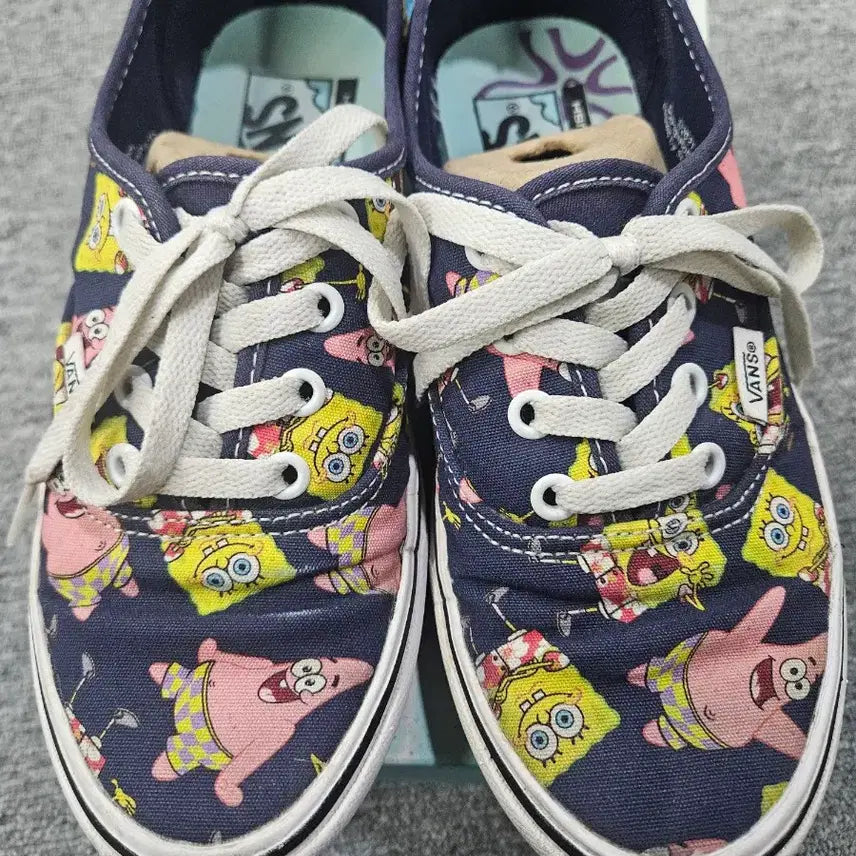 [BUNJANG] Vans SpongeBob Authentic ComfyCush Sneakers 220mm / 반스 스폰지밥 어센틱 컴피쿠시 운동화 220mm