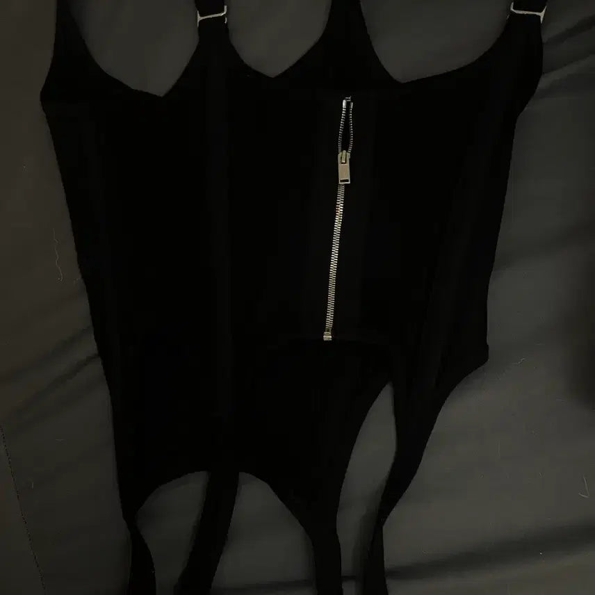 [SOLD OUT] Dion Lee 오프 컴뱃 코르셋 탱크탑 블랙
