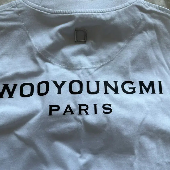 [SOLD OUT] [새상품]우영미 코튼 백로고 티셔츠 화이트 - 25FW