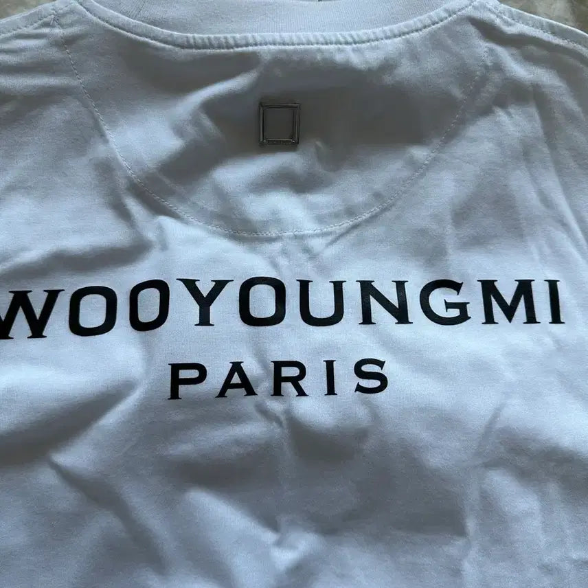 [SOLD OUT] [새상품]우영미 코튼 백로고 티셔츠 화이트 - 25FW