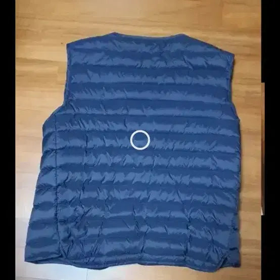 [BUNJANG] Topten Lightweight Dark Navy Padded Vest 110 Size / 탑텐 다크네이비 경량 패딩 조끼 110사이즈입니다. 2만 5천원.