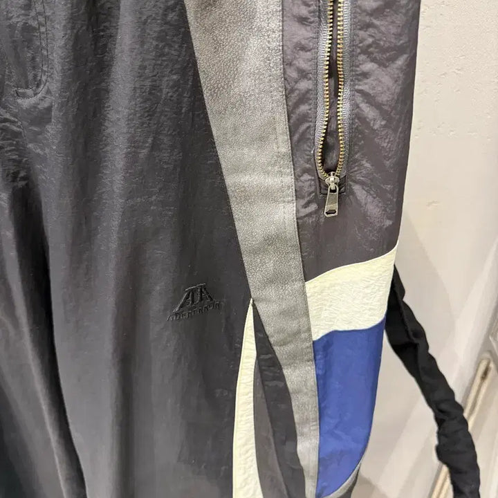 [SOLD OUT] 아더에러 밀로스 트루저 느와르 L팝니다