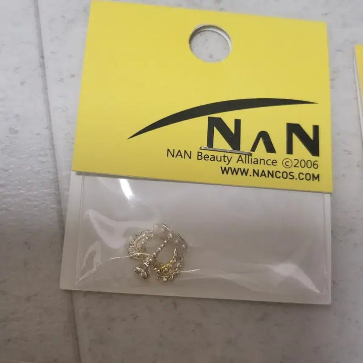 [BUNJANG] Unbranded Nail Art Set Bundle / 네일 용품 세트 일괄 (파츠, 홀로그램필름 등)(새상품)