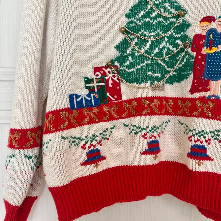 [BUNJANG] Christmas Gift Embroidered Tree Collar Wool Knit / 크리스마스 선물 자수 트리 카라 울 니트