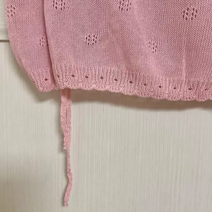 [BUNJANG] 에딘버러 핑크 펀칭 랩 니트 크롭 가디건 / 에딘버러 핑크 펀칭 랩 니트 크롭 가디건