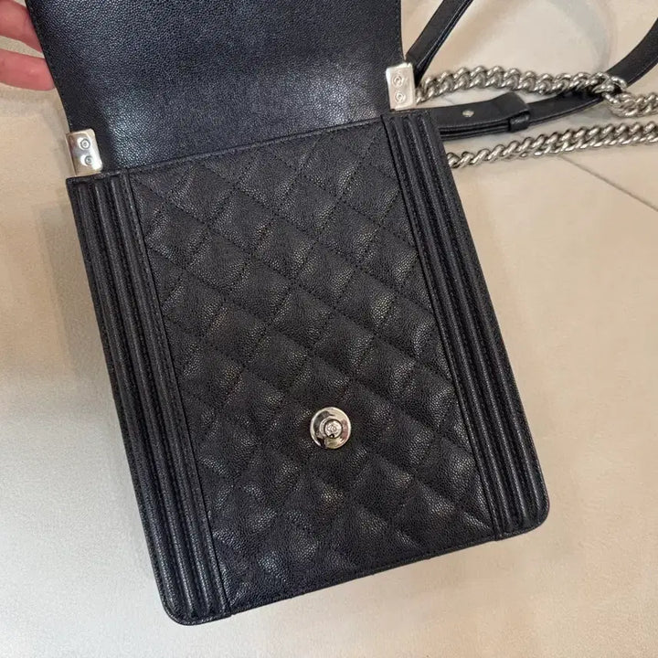 [BUNJANG] Chanel Boy Vertical Small Flap Bag Caviar Silver Hardware / 샤넬 보이 버티컬 사첼백 플랩백 캐비어 은장 29번대