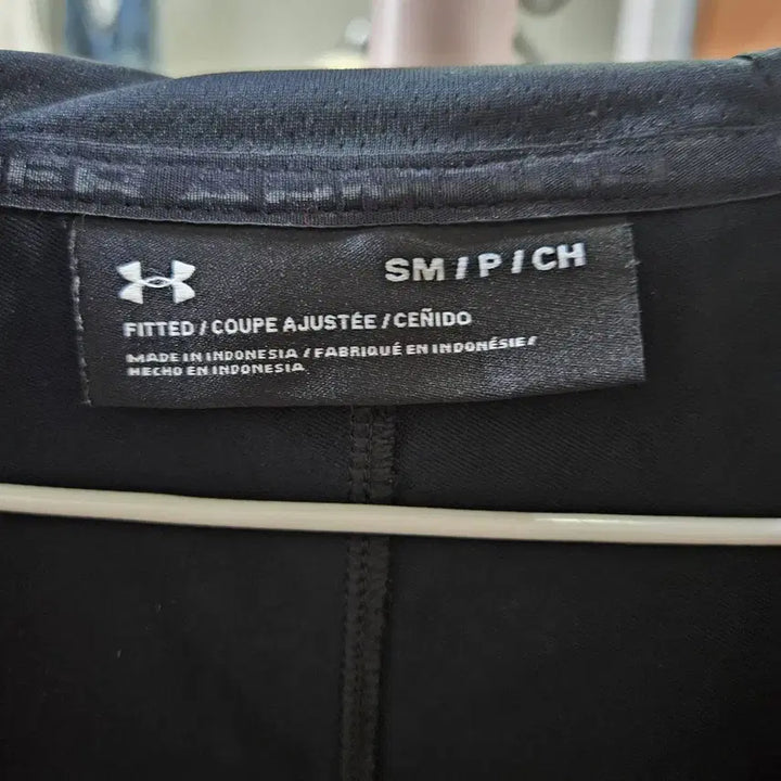 [BUNJANG] Under Armour Hooded Windbreaker Jacket / 언더아머 후드바람막이 S