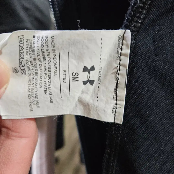 [BUNJANG] Under Armour Hooded Windbreaker Jacket / 언더아머 후드바람막이 S