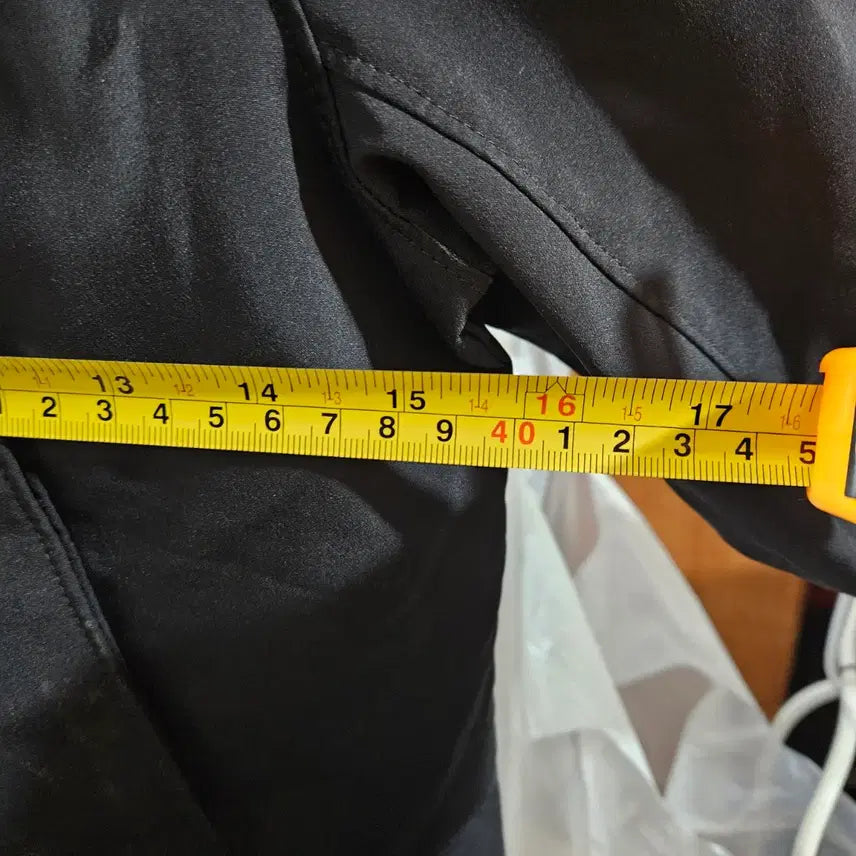 [BUNJANG] Under Armour Hooded Windbreaker Jacket / 언더아머 후드바람막이 S