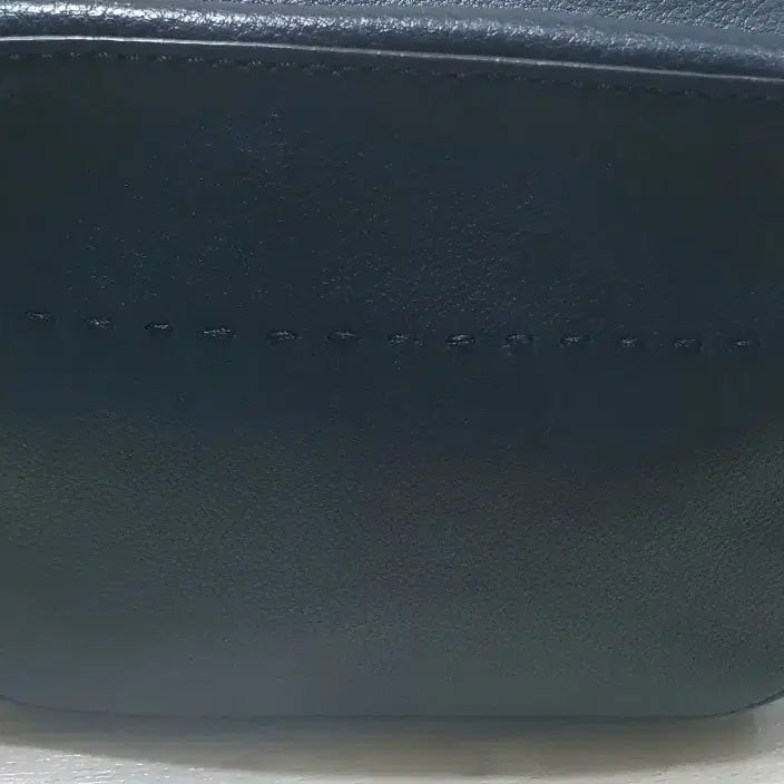 [BUNJANG] Tory Burch Black Leather Crossbody Bag / 토리버치 블랙 가죽 태슬 크로스백