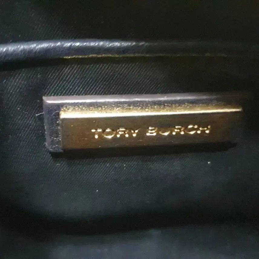 [BUNJANG] Tory Burch Black Leather Crossbody Bag / 토리버치 블랙 가죽 태슬 크로스백