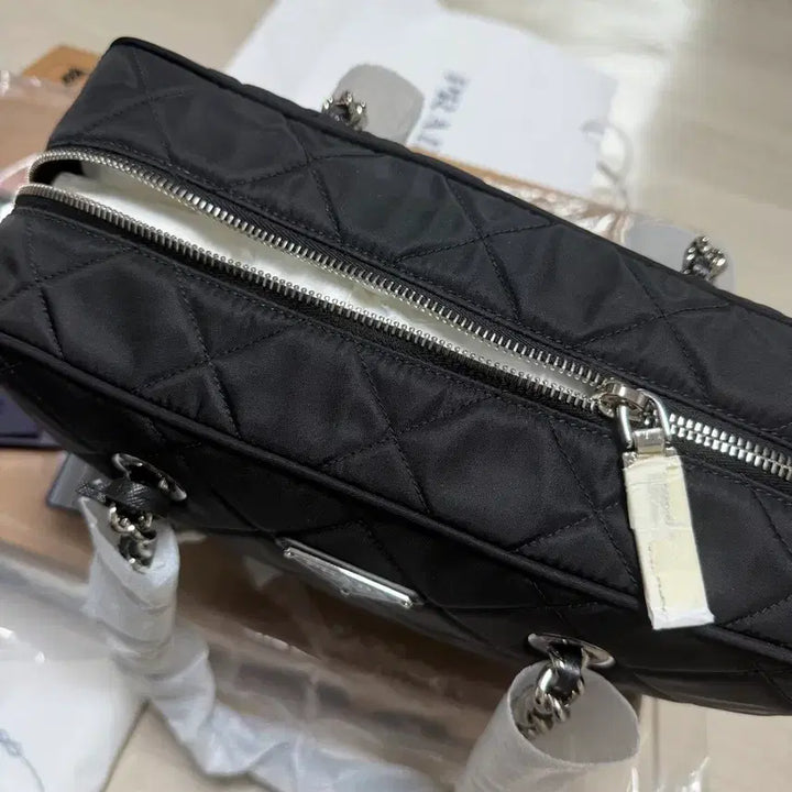 [BUNJANG] Prada Quilted Nylon Chain Shoulder Bag / PRADA 프라다 포코노 나일론 퀼팅 체인 숄더백 블랙 급처
