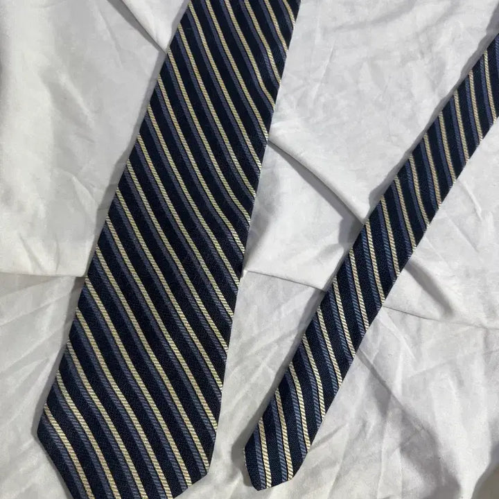 [BUNJANG] Brooks Brothers Striped Necktie / Usa 브룩스브라더스 스트라이프 넥타이