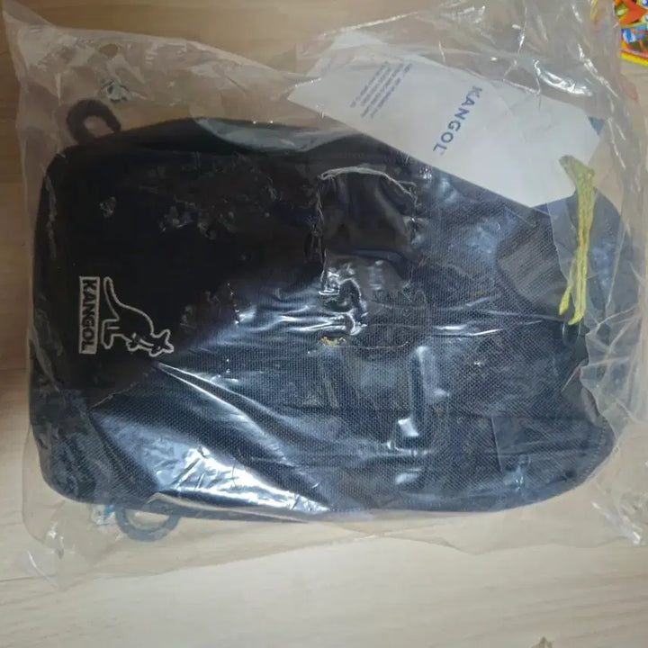 [BUNJANG] Kangol Easy Sling Bag S / 새상품) 캉골 이지슬링백 S