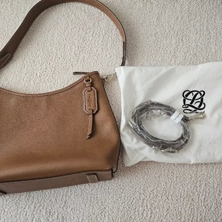 [BUNJANG] Louis Quatorze Shoulder Bag / 루이까또즈 숄더백