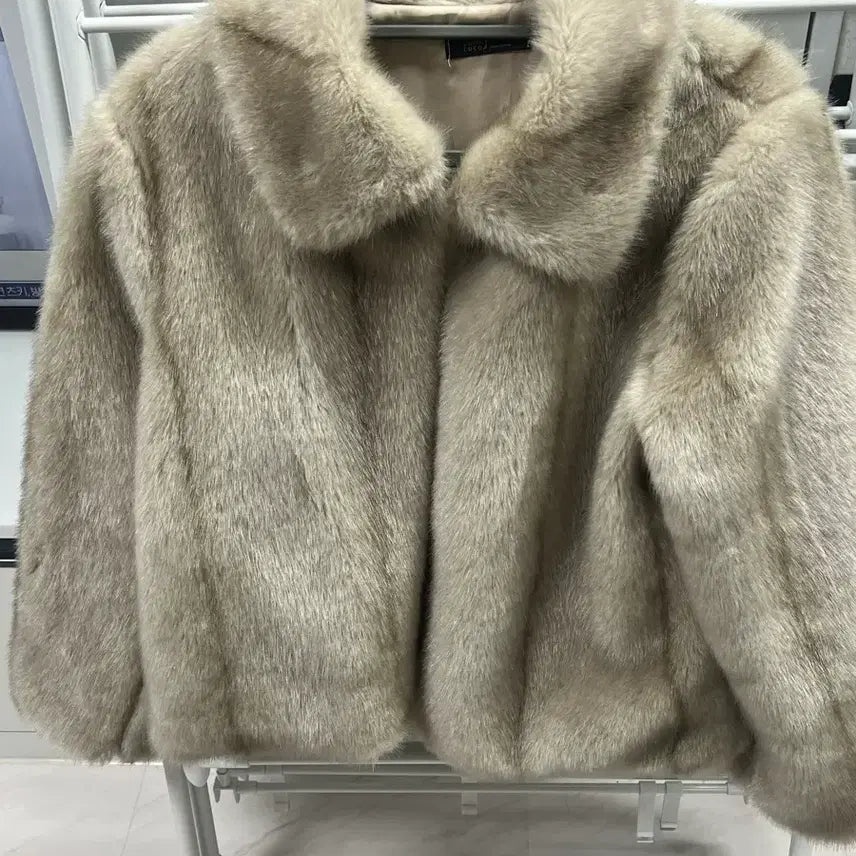 [BUNJANG] Doublecoco.J Faux Fur Jacket / 더블코코제이 퍼자켓