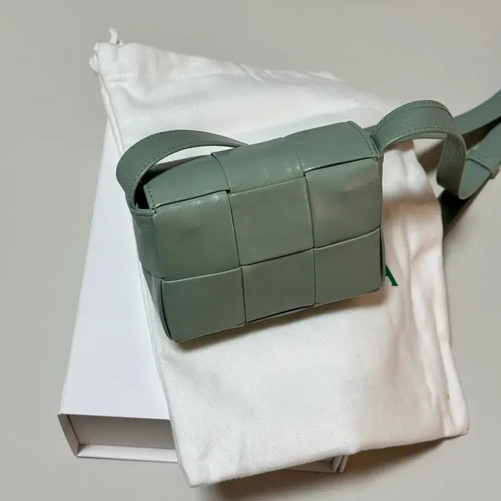 [BUNJANG] Bottega Veneta Mini Cassette Bag / 보테가베네타 미니 카세트백