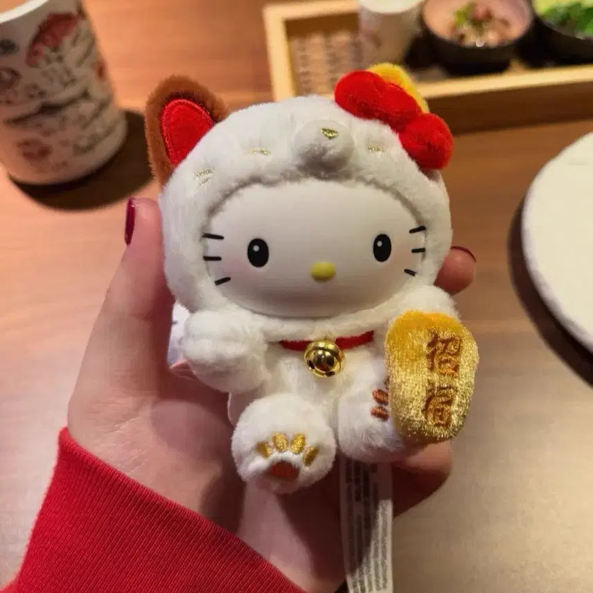 [BUNJANG] Sanrio New Year Kifufu Manekineko Random Selection / <예약구매>산리오 신상 새해 키부부 마네키네코 전종 랜덤 선택가능