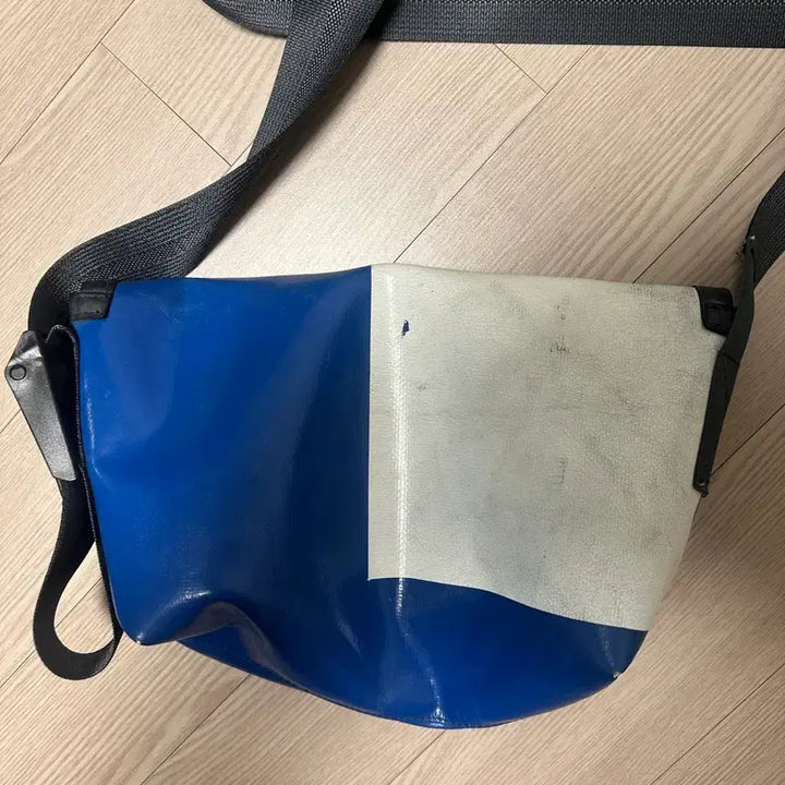 [BUNJANG] Freitag Hawaii Five-O Messenger Bag / 프라이탁 하와이파이브오 메신져백 블루