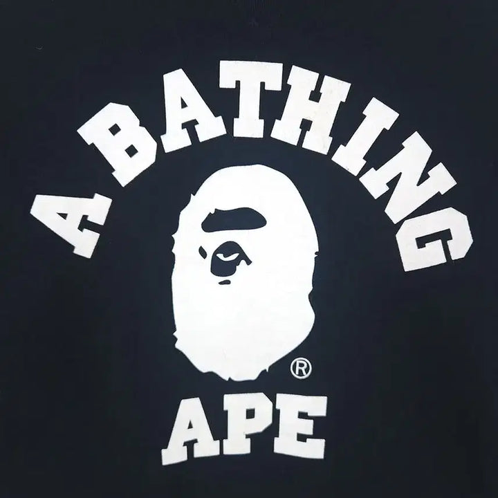 [BUNJANG] BAPE College Crewneck Sweatshirt (Black) - Men&