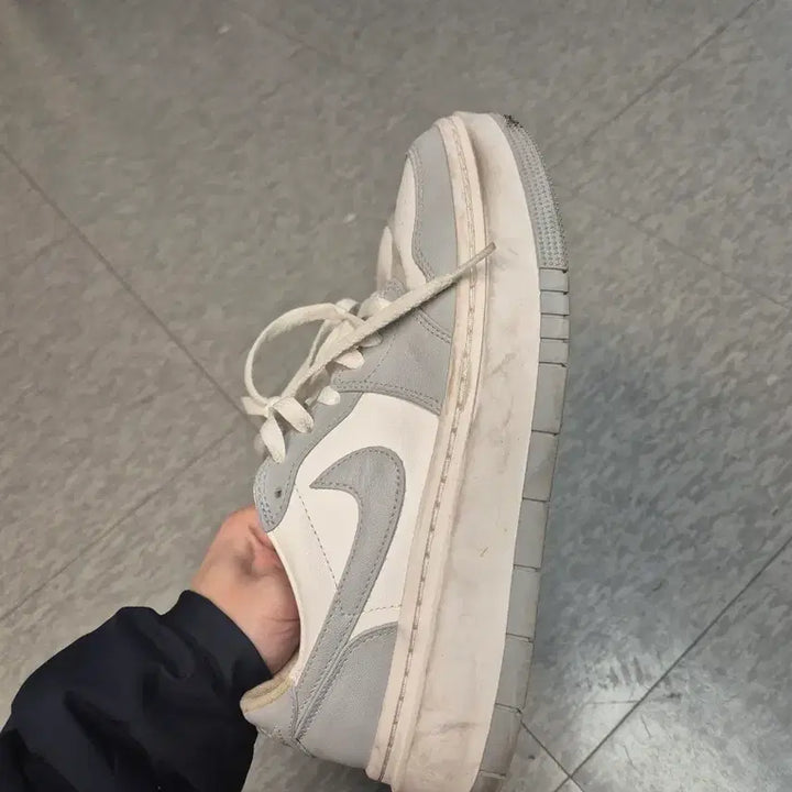 [SOLD OUT] 조던1 엘리베이트 로우 화이트 앤 울프 그레이 265