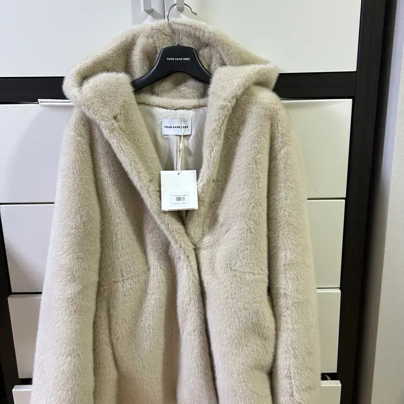 [BUNJANG] Your Name Here Fur Hood Half Coat / 유어네임히얼 고급이 퍼 후드 하프 코트