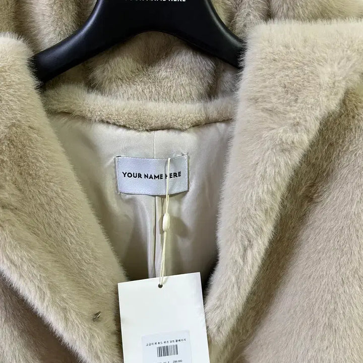 [BUNJANG] Your Name Here Fur Hood Half Coat / 유어네임히얼 고급이 퍼 후드 하프 코트