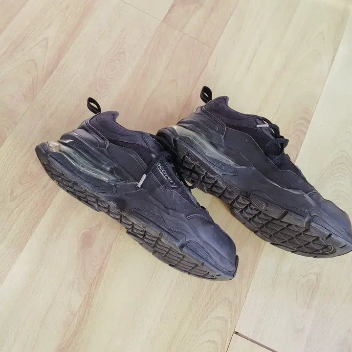 [BUNJANG] Discovery Expedition Black Sneakers 265 / 디스커버리 익스페디션 블랙 운동화  265