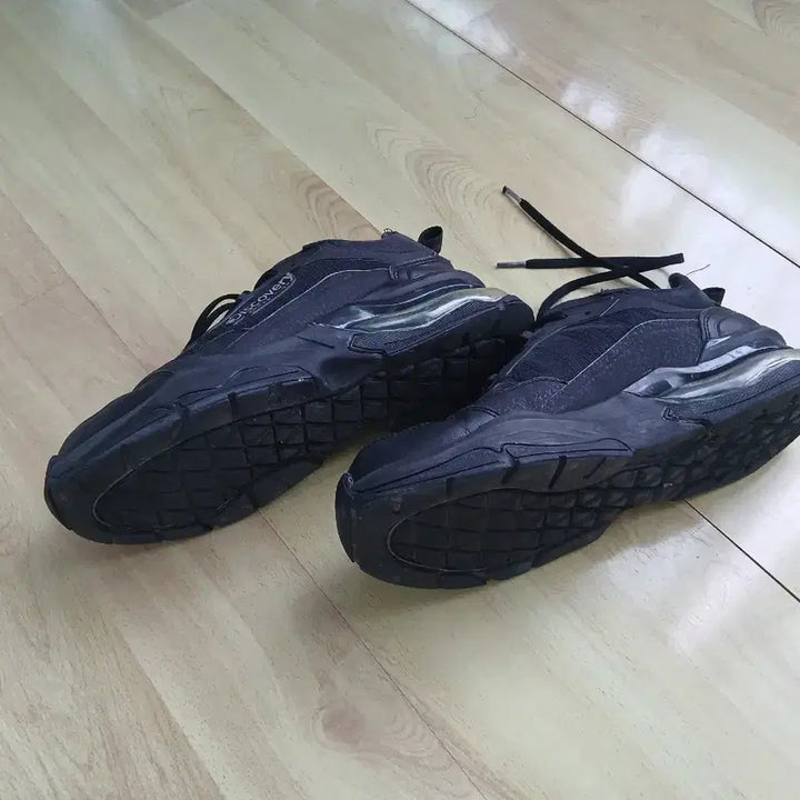[BUNJANG] Discovery Expedition Black Sneakers 265 / 디스커버리 익스페디션 블랙 운동화  265