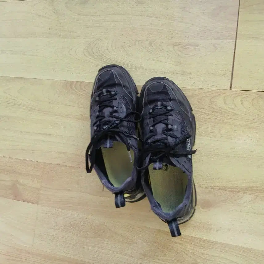 [BUNJANG] Discovery Expedition Black Sneakers 265 / 디스커버리 익스페디션 블랙 운동화  265