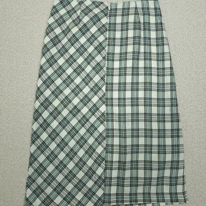 [BUNJANG] Margarine Fingers Slit Check Midi Skirt / (S)마가린핑거스 여성 스커트 슬릿 체크 미디 빈티지 F11W2173