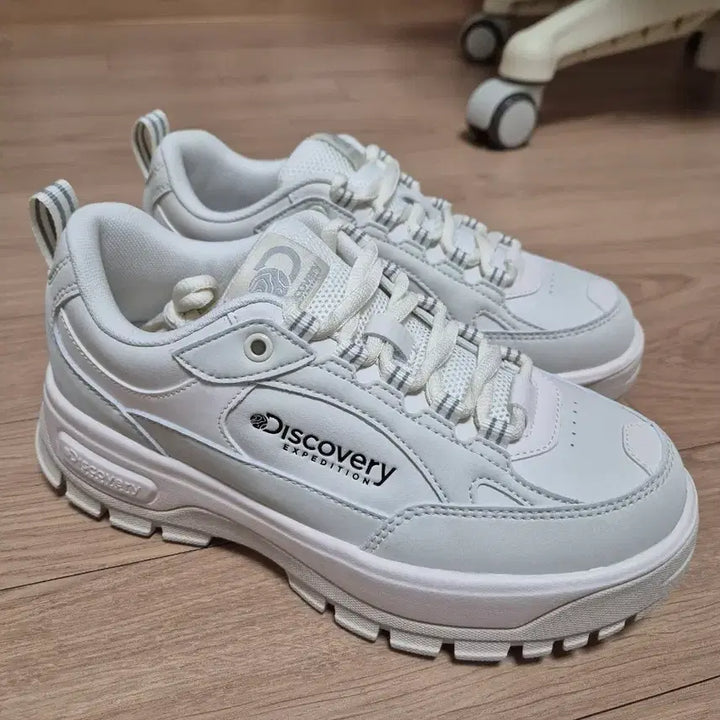 [BUNJANG] Discovery Brick Sneakers / [새제품] 디스커버리 브릭 운동화 230mm