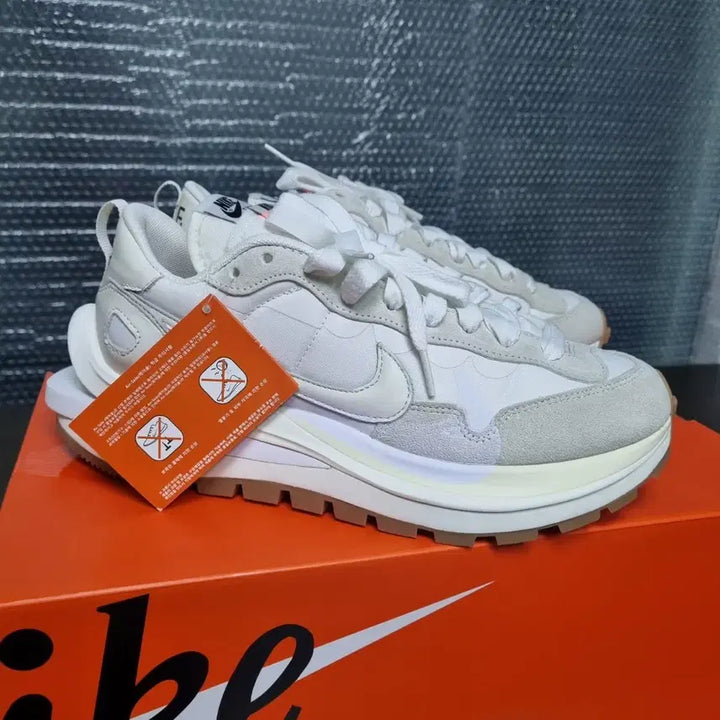 [BUNJANG] Nike Sacai Vaporwaffle White Sneakers / 나이키사카이 베이퍼와플 화이트 [265] 새상품