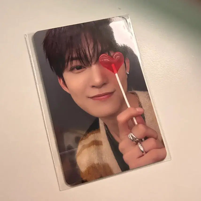 [BUNJANG] AB6IX Gunwoo Heart Candy POB Photocard / 미개봉 알디원 건우 하트사탕 포토카드