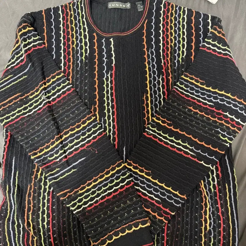 [BUNJANG] TUNDRA Black Multi Stripe Knit / TUNDRA 캐나다 블랙 멀티 스트라이프 니트