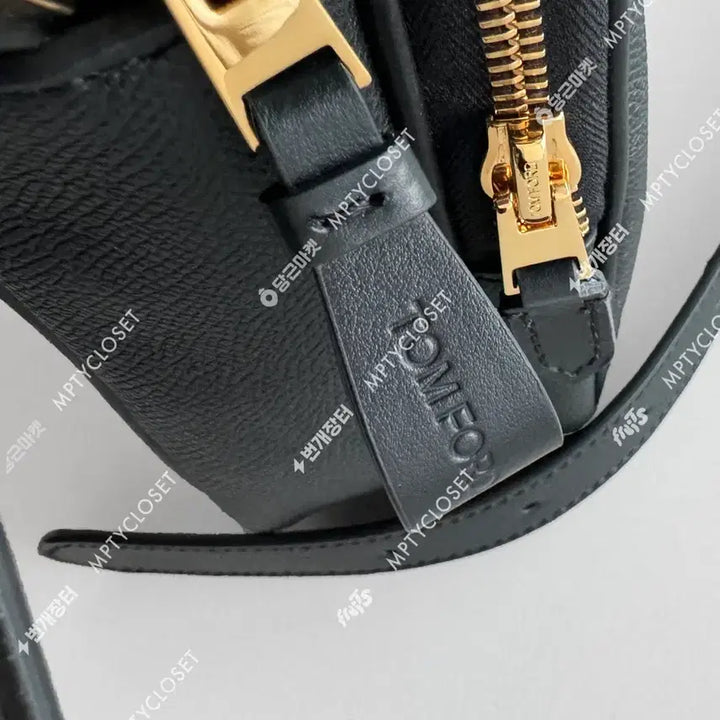 [BUNJANG] Tom Ford Berkeley Leather Messenger Bag Black / 톰포드 버클리 레더 메신저백 블랙