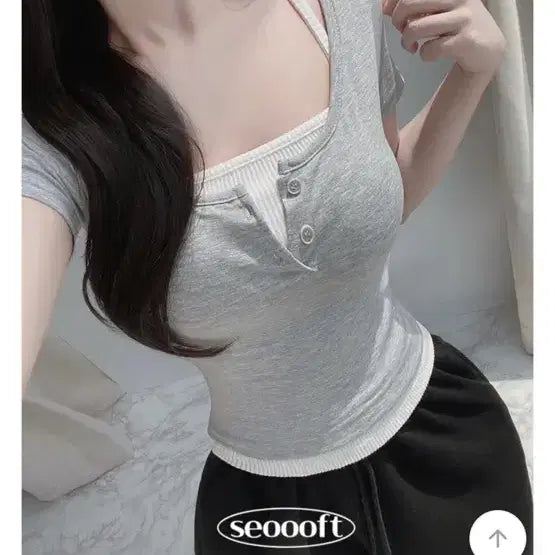 [BUNJANG] Pink Layered Button Crop Top - Unspecified Version / 핑크 레이어드 단추 크롭 반팔 티 에이블리 교신