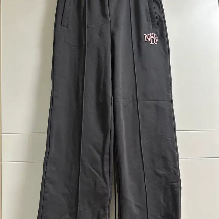 [BUNJANG] NERDY Women's Wide Sweatpants Plum / 새상품)널디 엔와이디 여성우먼스 와이드 스웻팬츠 플럼 트레이닝 바지 xs