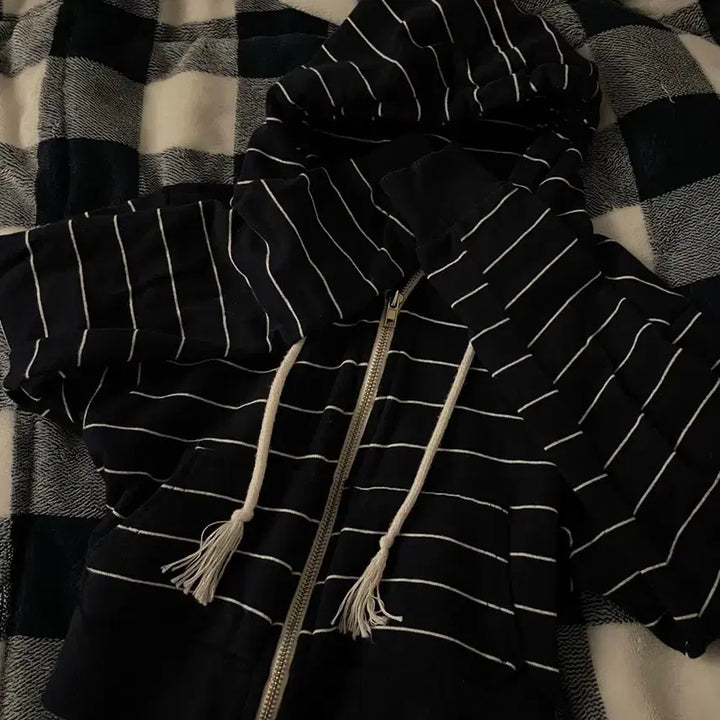 [BUNJANG] Ablie Crop Striped Hoodie Navy / 크롭 스트라이프 후드집업 에이블리 교신