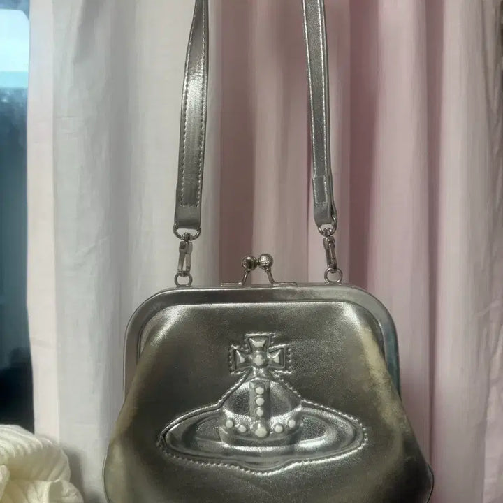 [SOLD OUT] 정품 비비안웨스트우드 첼시백 제니백 실버