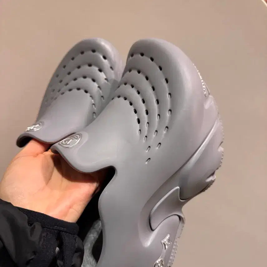 [BUNJANG] Louis Vuitton Shark Clogs / 루이비통 샤크 클로그