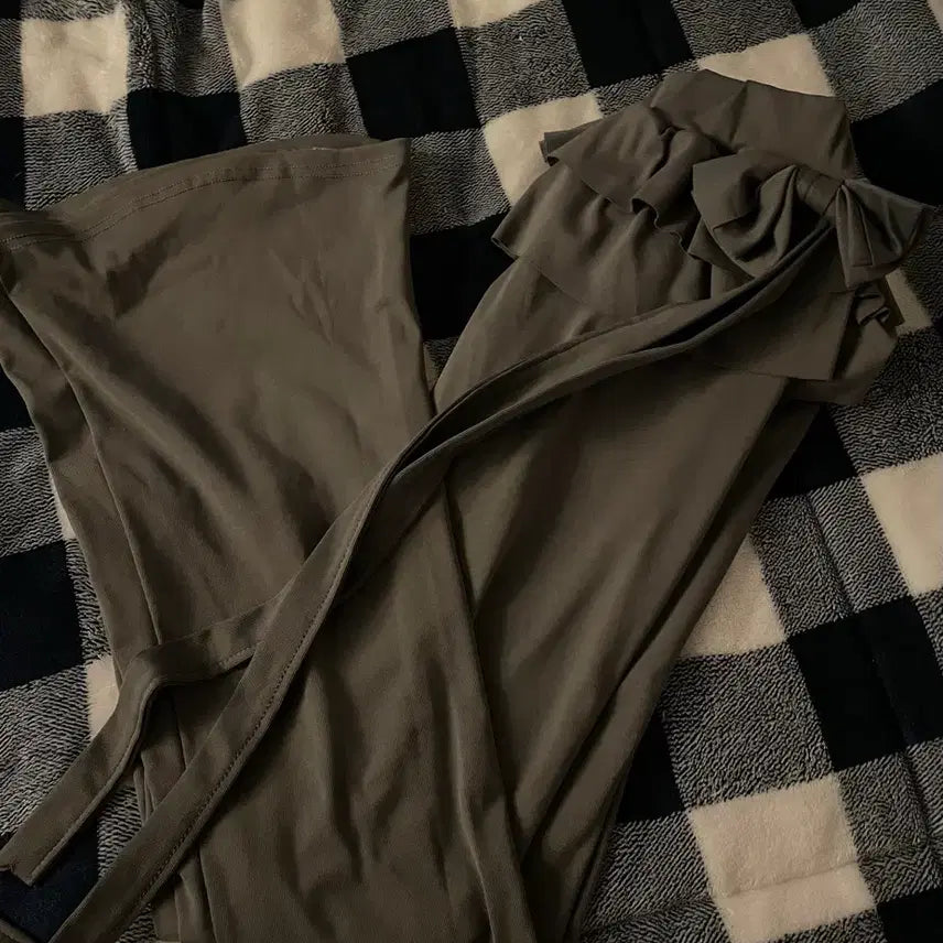 [BUNJANG] Lowrise Frill Bootcut Leggings / 로우라이즈 프릴 부츠컷 레깅스 에이블리 교신