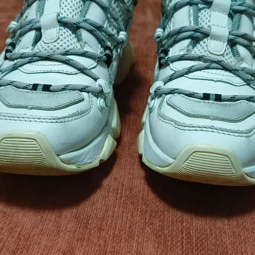 [BUNJANG] Tommy Hilfiger City Voyager Chunky Sneakers 235 / 토미힐피거 시티 보이저 청키 스니커즈 235